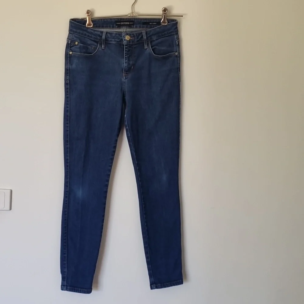 Guess sexy curve sized 28 jeans - Picture 6 of 7